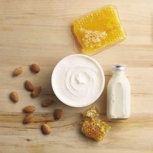 almond-milk-honey-calming-protecting-body-butter-4-640x640